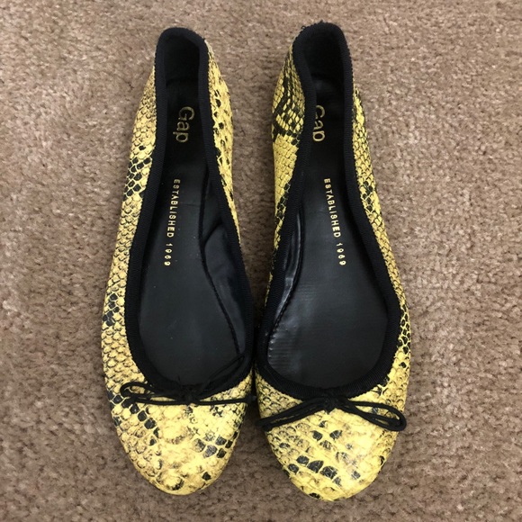3/$20 GAP Yellow Black Snakeskin Ballet Flats - Picture 4 of 6